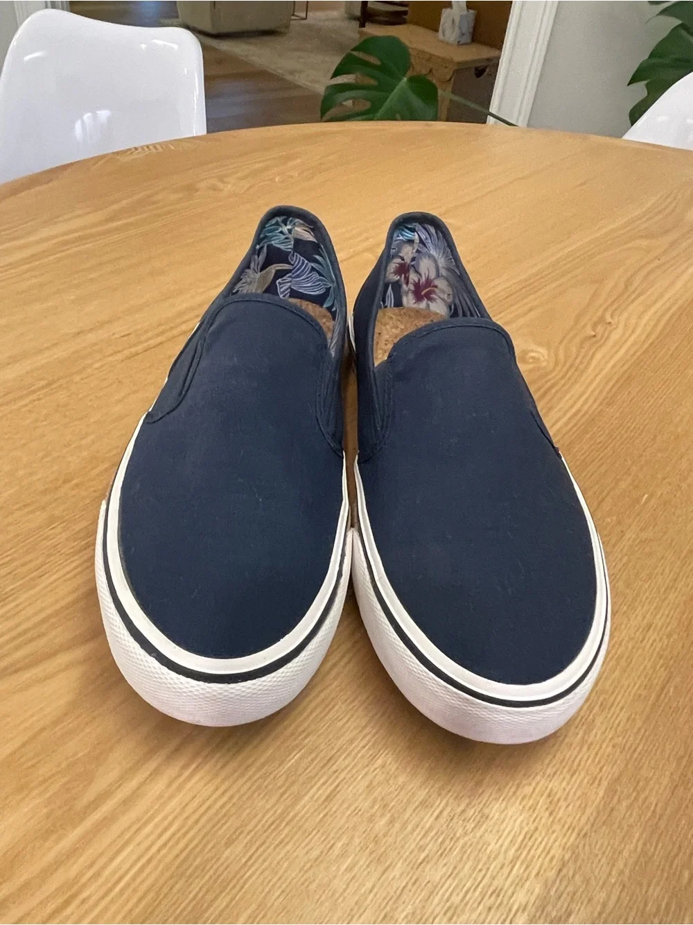 Tommy Bahama Men’s Pacific Palms Canvas Slip On 11D NEW